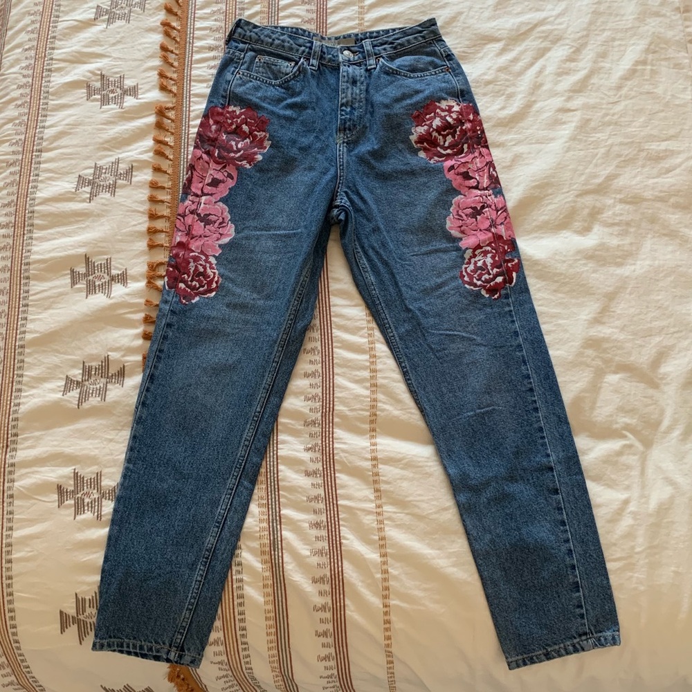 W26 Topshop High-Waisted Mom Floral Denim Jeans